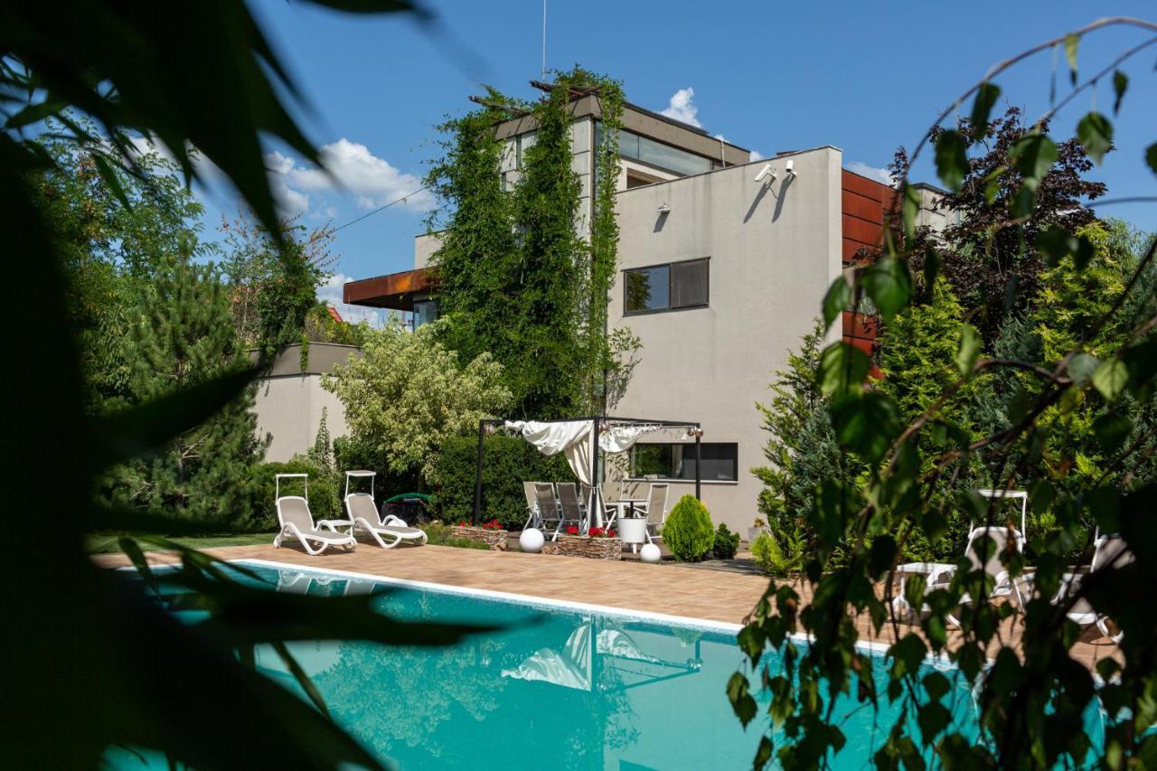 Kubiq Residence Giarmata Dış mekan fotoğraf