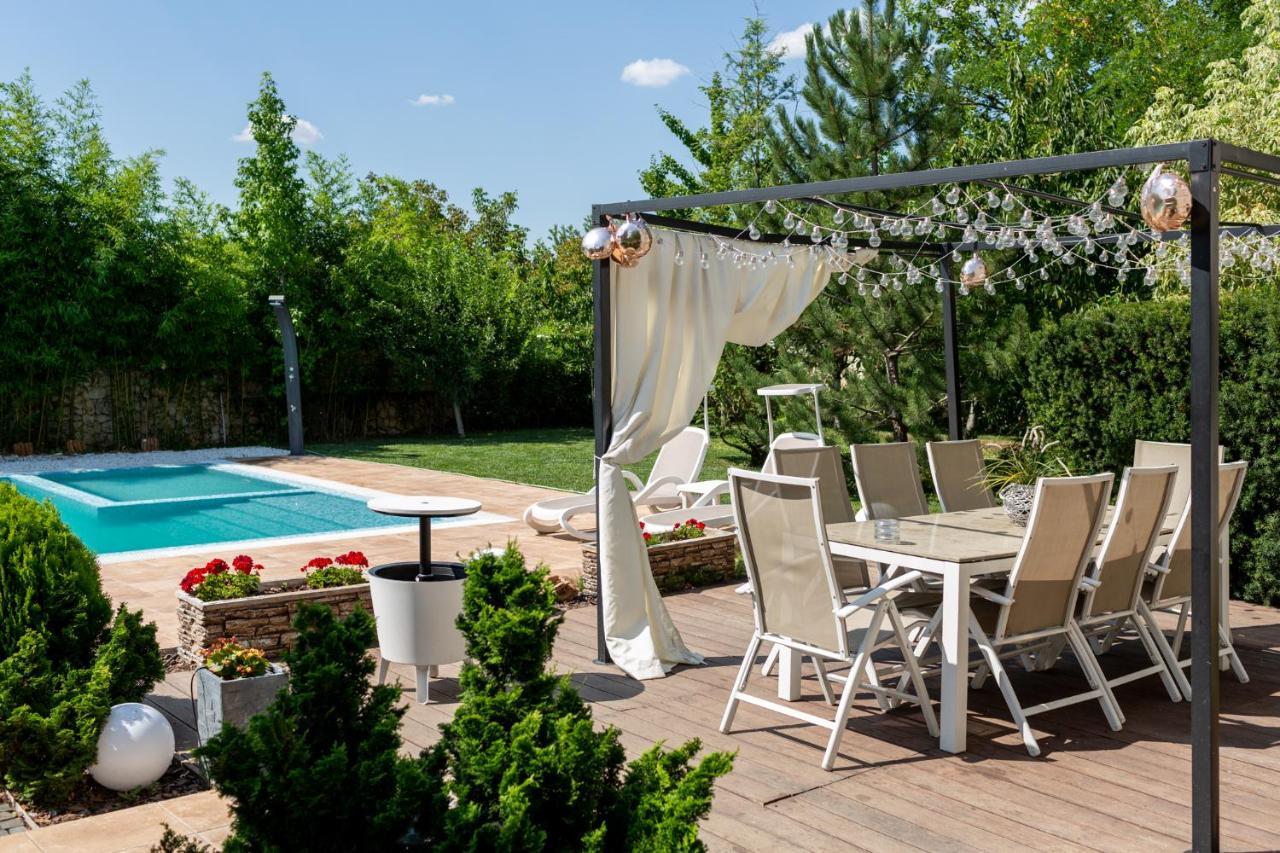 Kubiq Residence Giarmata Dış mekan fotoğraf