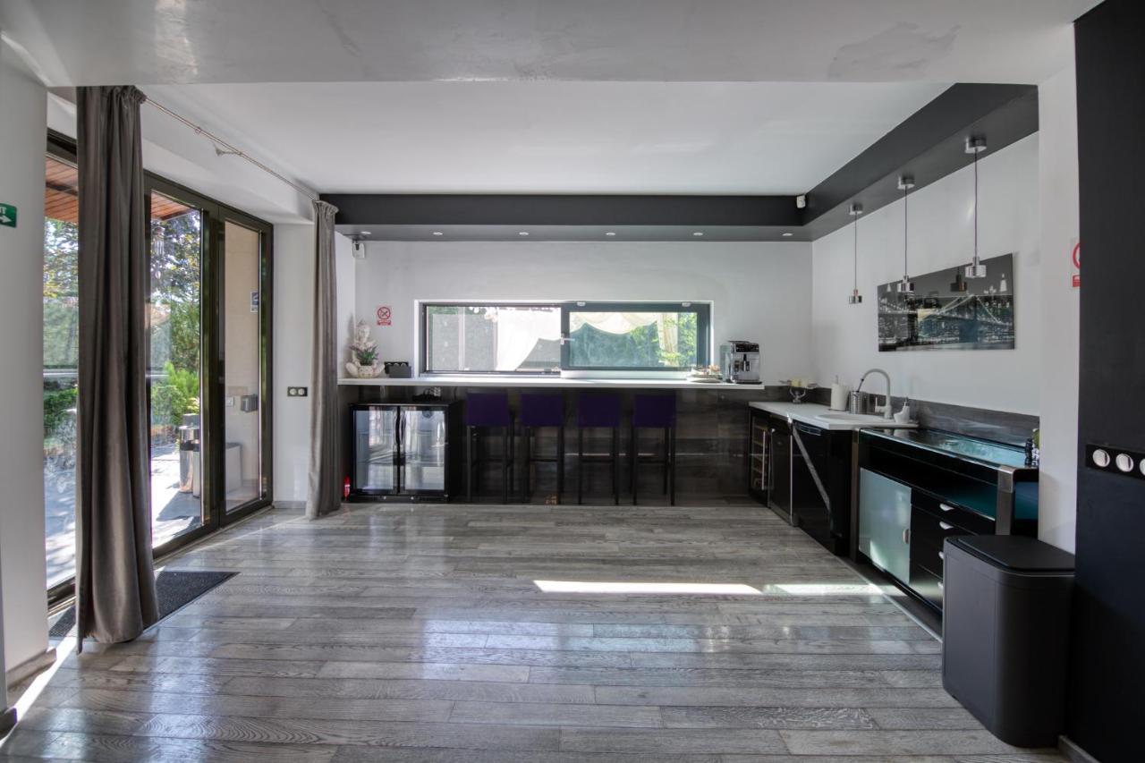 Kubiq Residence Giarmata Dış mekan fotoğraf